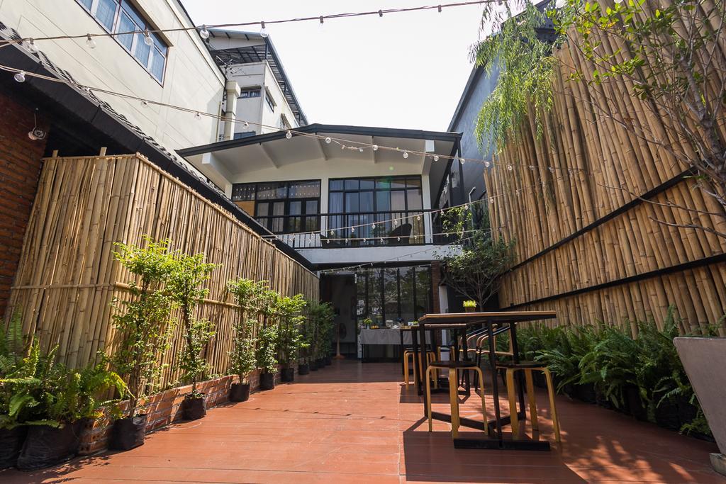 Z'S Hostel At Tha Phae Gate Chiang Mai Bagian luar foto