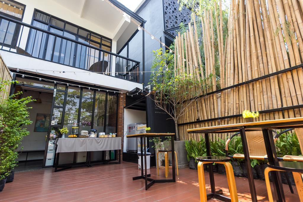 Z'S Hostel At Tha Phae Gate Chiang Mai Bagian luar foto